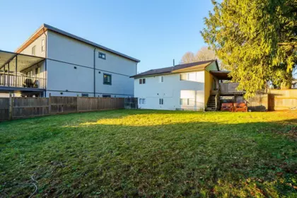 Hallway Photo of 14860 89 Avenue, Surrey, BC