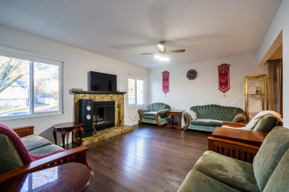 Kitchen Photo of 14860 89 Avenue, Surrey, BC