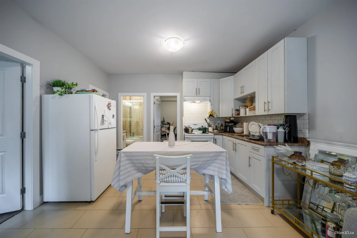 Breakfast Nook Photo of 7753 Wedgewood Street, Burnaby, BC