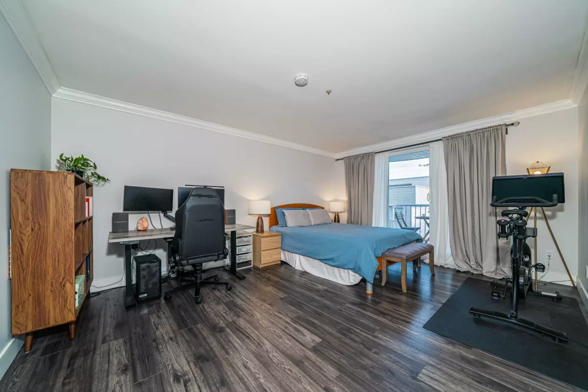 Primary Bathroom Photo of 304 7700 Gilbert Road, Richmond, BC