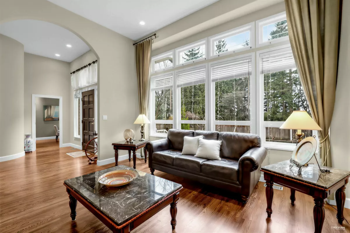 Dining Area Photo of 2244 Edgemont Boulevard, North Vancouver, BC