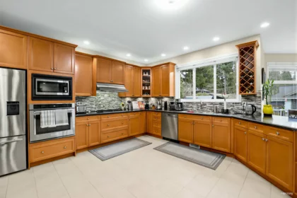Kitchen Island Photo of 2244 Edgemont Boulevard, North Vancouver, BC