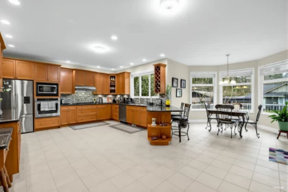 Kitchen Photo of 2244 Edgemont Boulevard, North Vancouver, BC