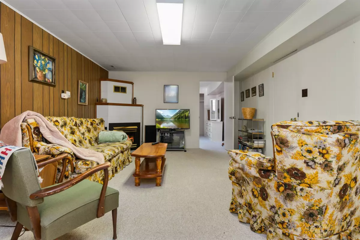 Front Yard Photo of 560 Wardle Street, Hope, BC