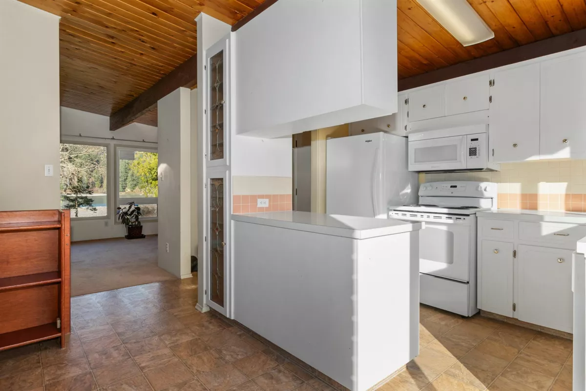 Pantry Photo of 560 Wardle Street, Hope, BC