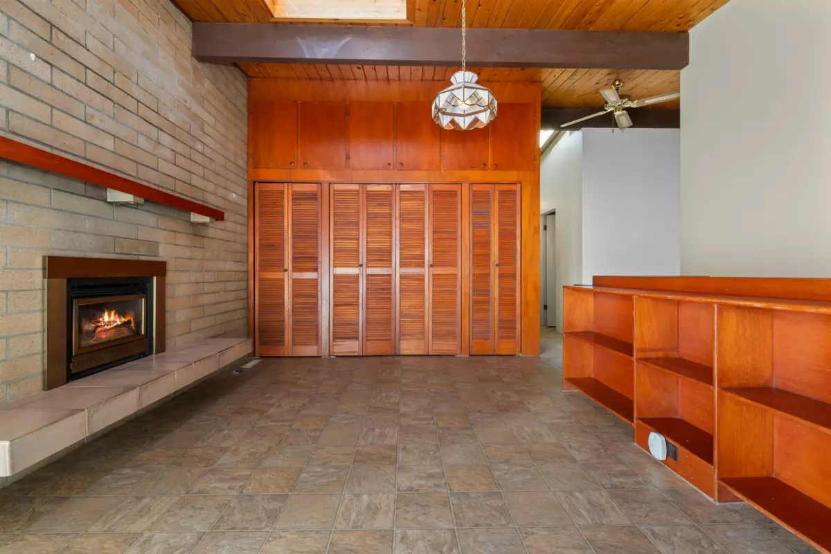 Primary Bathroom Photo of 560 Wardle Street, Hope, BC