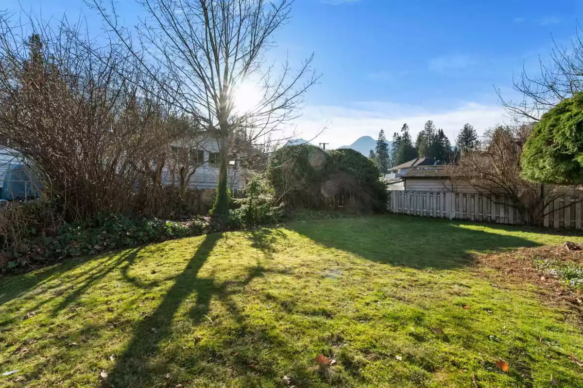 Street View Photo of 560 Wardle Street, Hope, BC