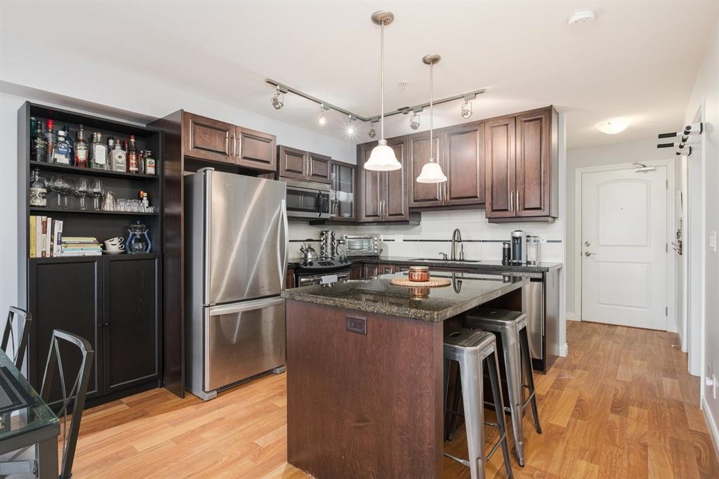 Living Room Photo of 312 19939 55a Avenue, Langley, BC