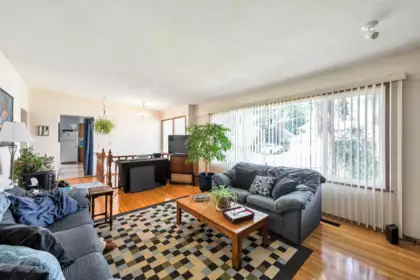 Kitchen Island Photo of 20580 46 Avenue, Langley, BC