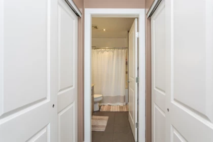Guest Bathroom Photo of 402 12079 Harris Road, Pitt Meadows, BC
