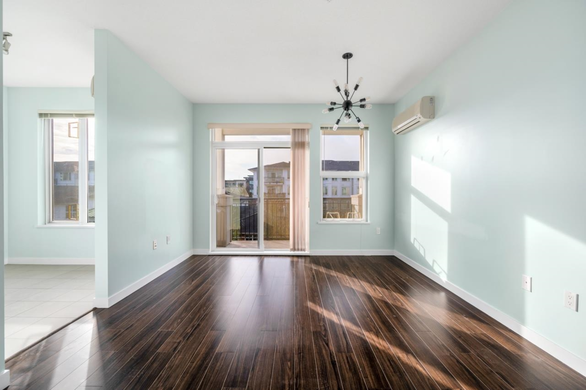 Kitchen Photo of 318 9388 Mckim Way, Richmond, BC