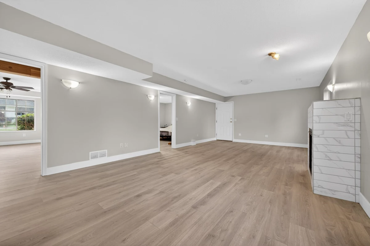 Breakfast Nook Photo of 21105 River Road, Maple Ridge, BC