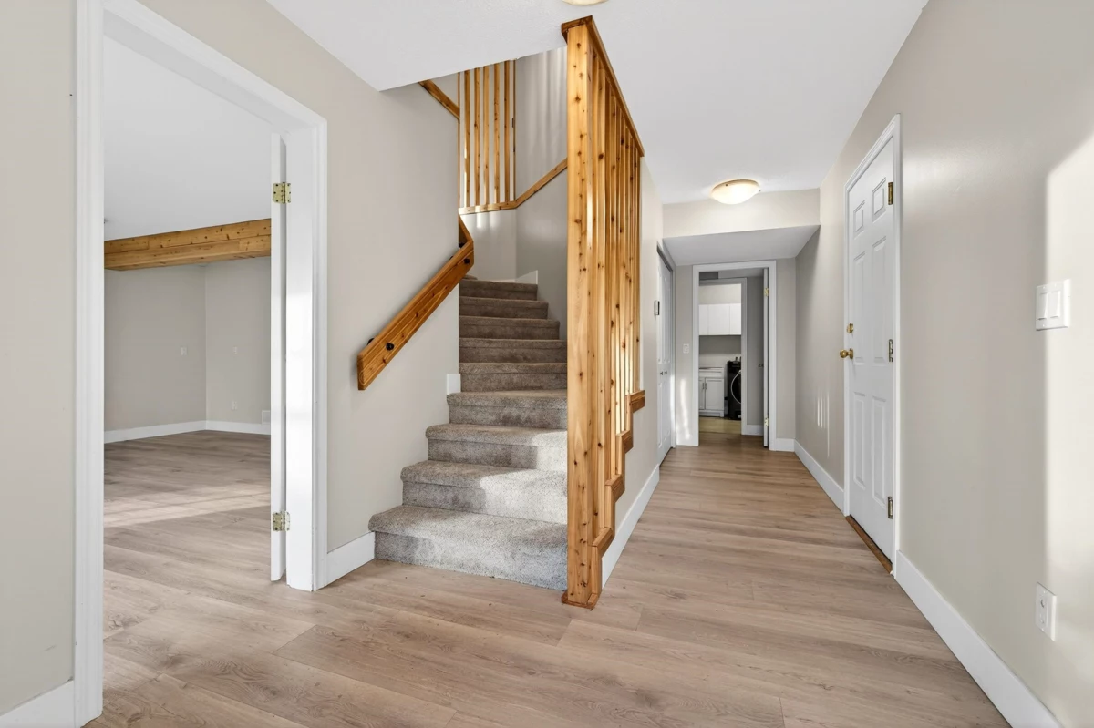 Dining Area Photo of 21105 River Road, Maple Ridge, BC