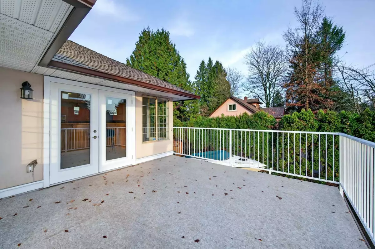 Entry Foyer Photo of 21105 River Road, Maple Ridge, BC