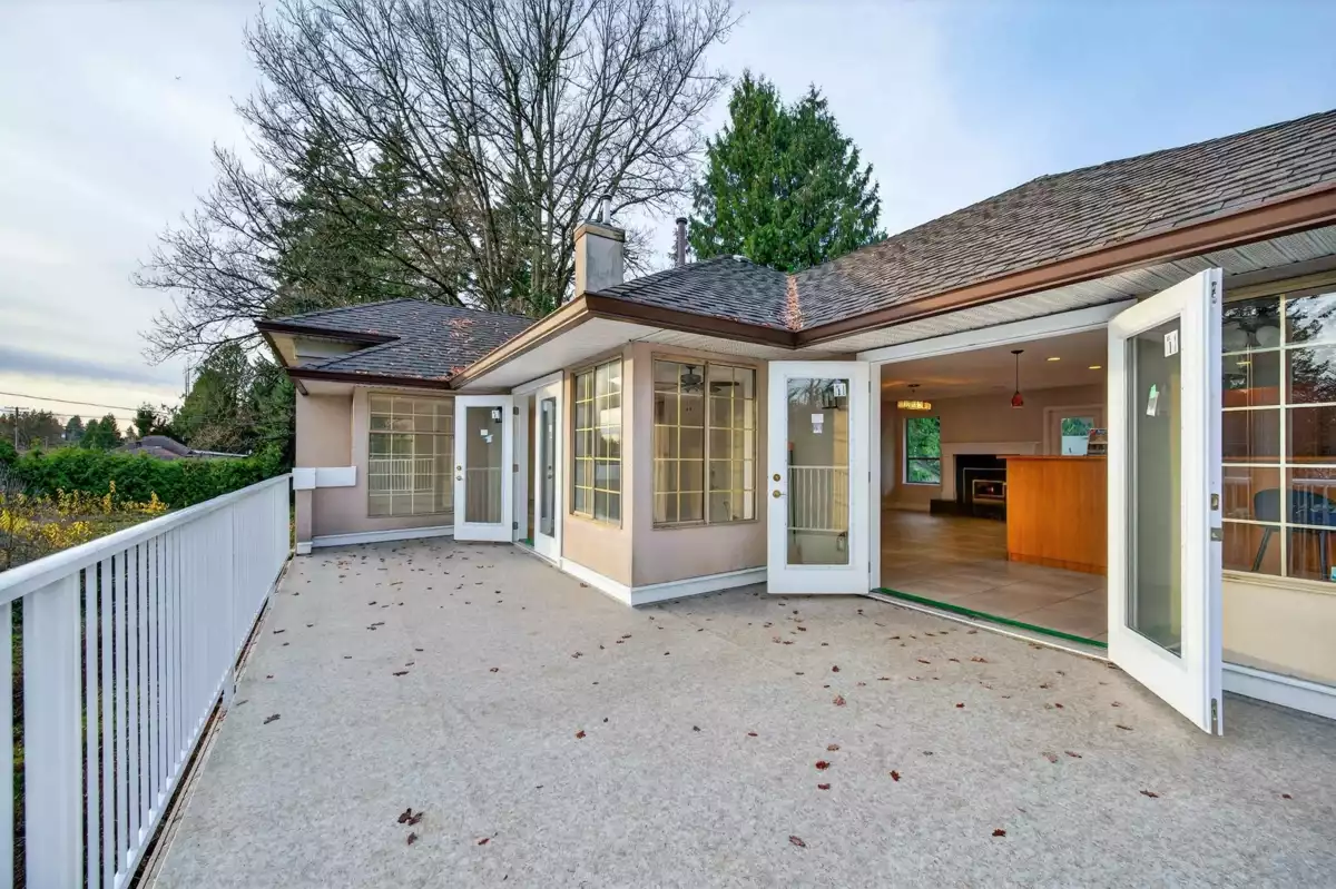 Hallway Photo of 21105 River Road, Maple Ridge, BC