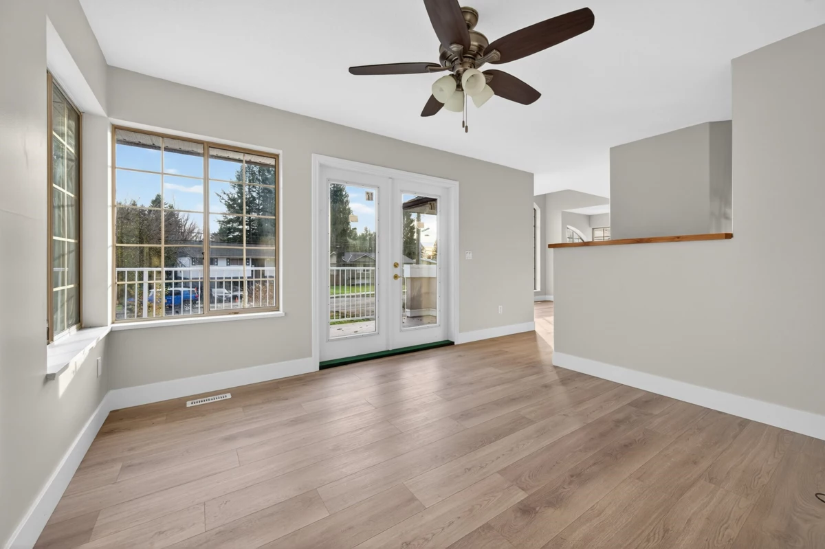 Mudroom Photo of 21105 River Road, Maple Ridge, BC
