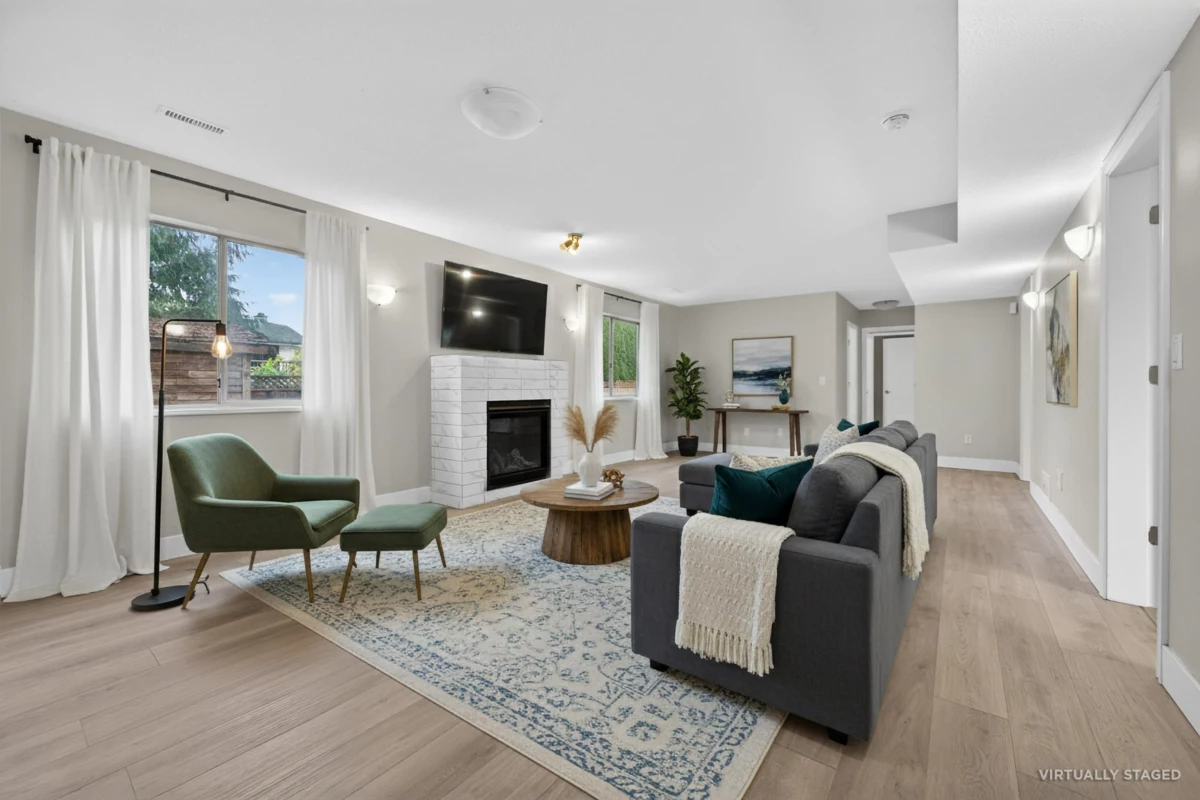 Primary Bathroom Photo of 21105 River Road, Maple Ridge, BC