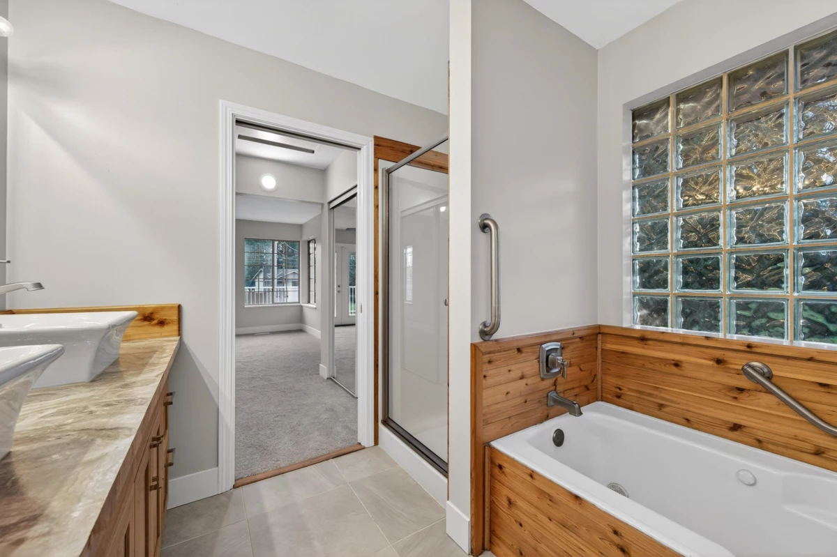 Swimming Pool Photo of 21105 River Road, Maple Ridge, BC