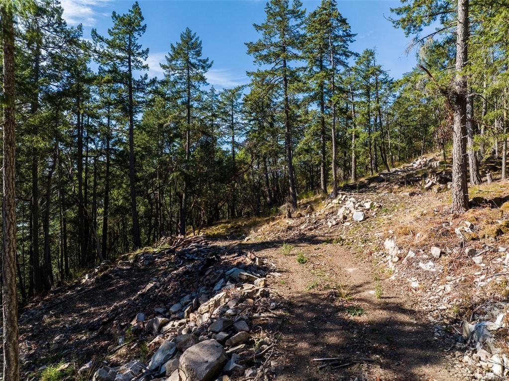 Family Room Photo of 400 Baker Road, Salt Spring Island, BC