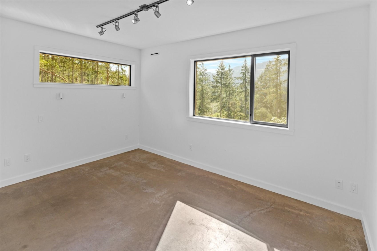 Hallway Photo of 400 Baker Road, Salt Spring Island, BC