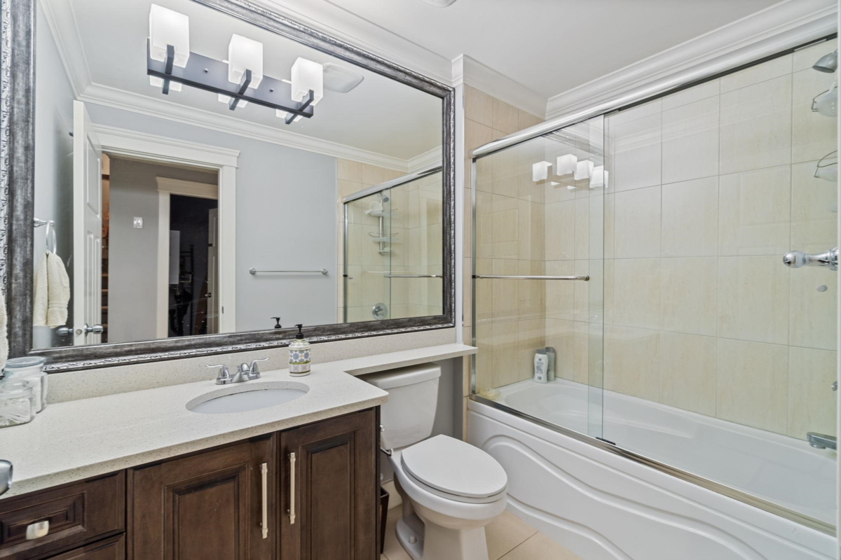 Swimming Pool Photo of 8852 118 Street, Delta, BC