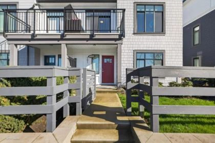 101 15255 Sitka Drive, Surrey, BC, Surrey — Townhouse for sale