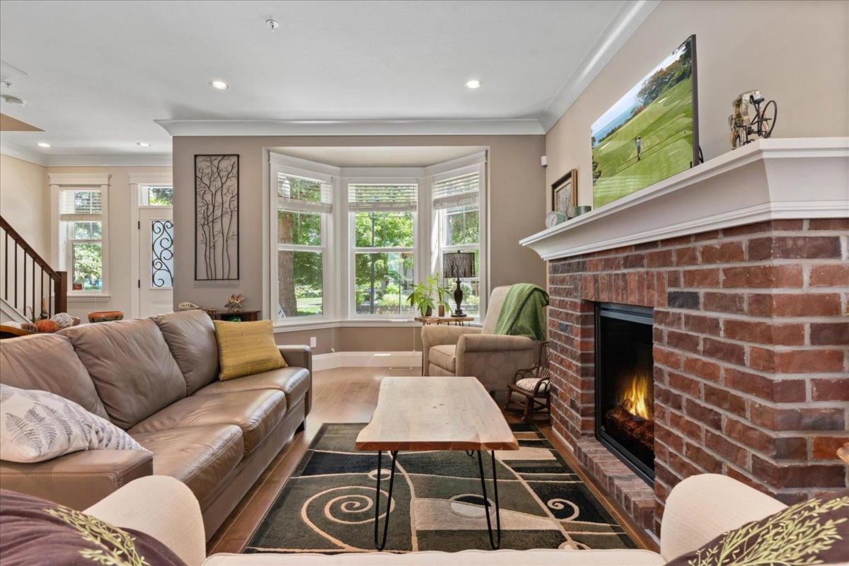 Breakfast Nook Photo of 5767 Garrison Boulevard, Chilliwack, BC