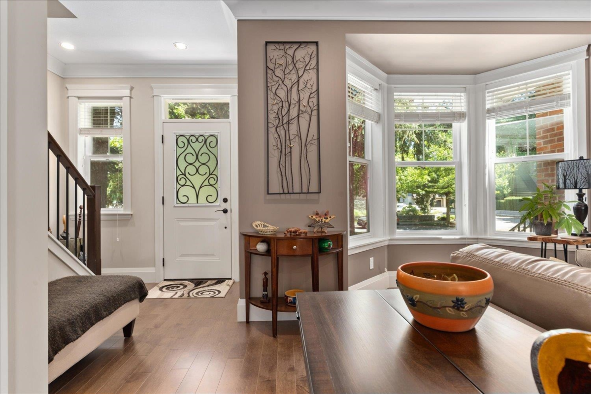 Kitchen Photo of 5767 Garrison Boulevard, Chilliwack, BC