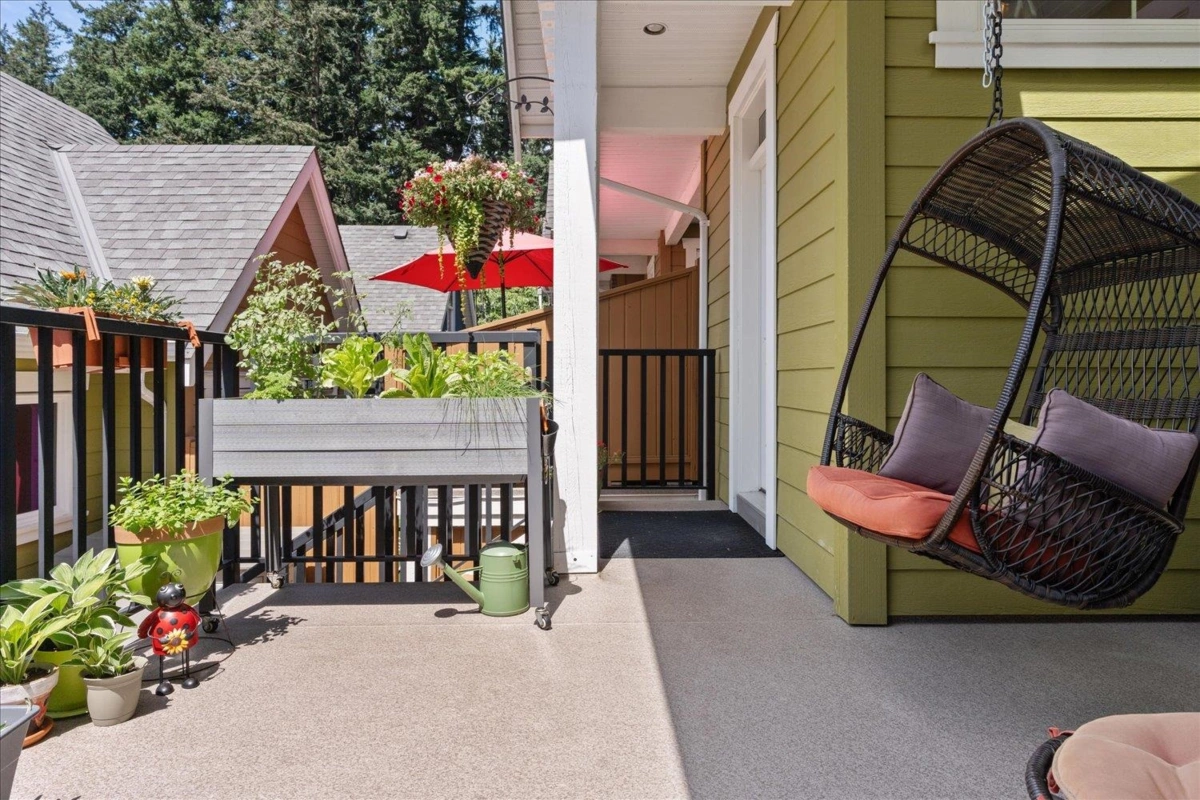 Powder Room Photo of 5767 Garrison Boulevard, Chilliwack, BC
