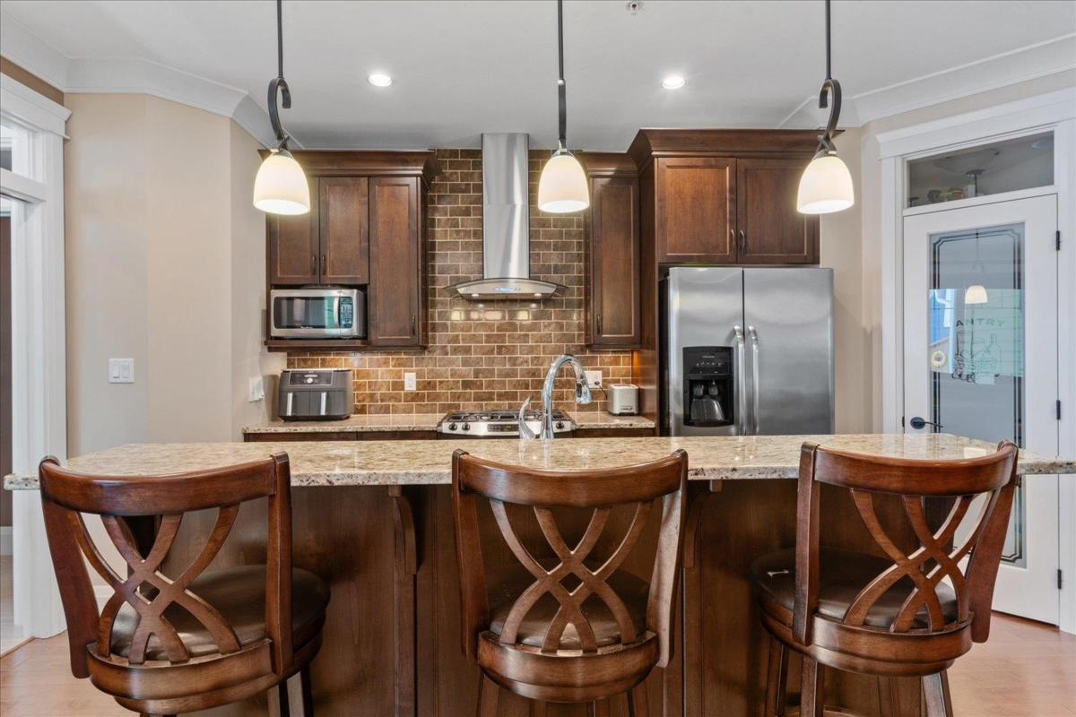 Walk-In Closet Photo of 5767 Garrison Boulevard, Chilliwack, BC