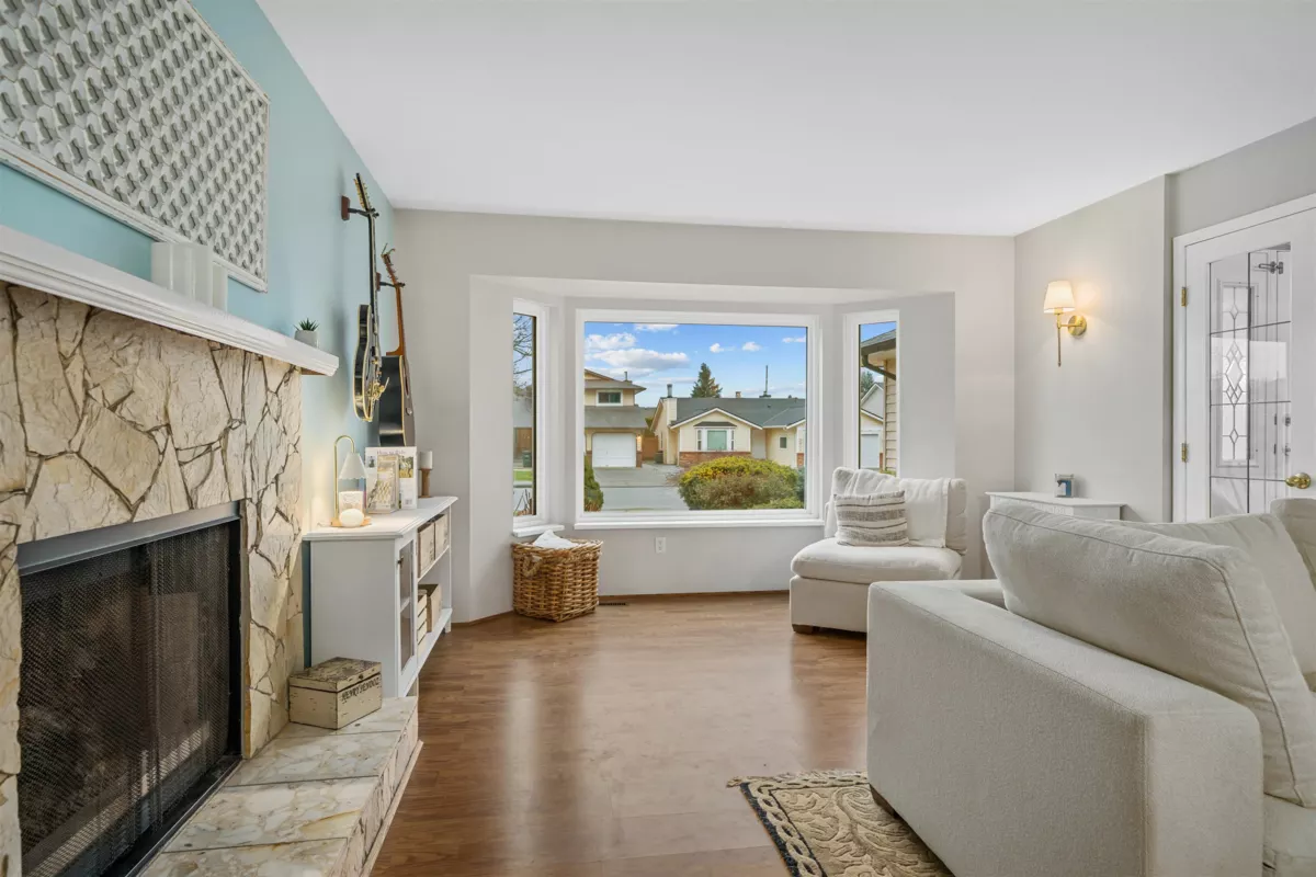 Dining Area Photo of 19566 Park Road, Pitt Meadows, BC