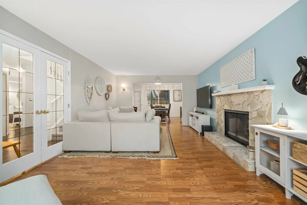 Living Room Photo of 19566 Park Road, Pitt Meadows, BC