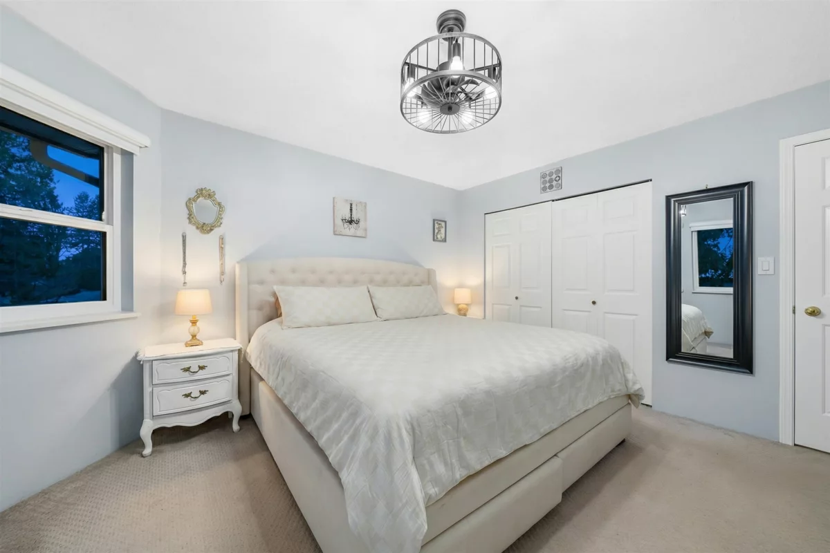 Powder Room Photo of 19566 Park Road, Pitt Meadows, BC