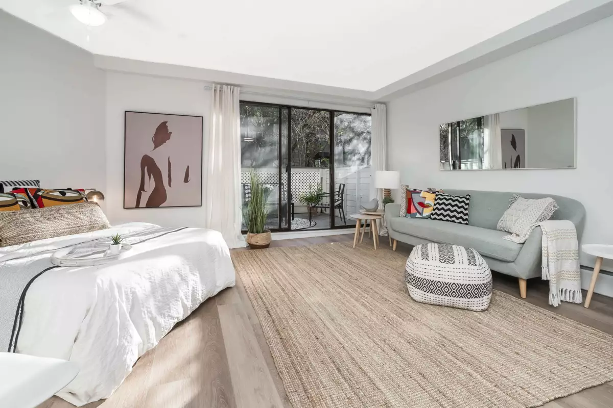 Basement Recreation Room Photo of 110 15020 North Bluff Road, White Rock, BC