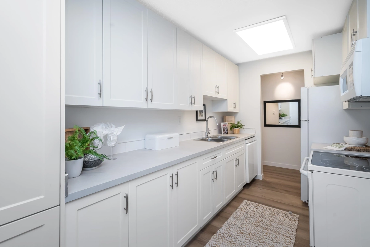 Pantry Photo of 110 15020 North Bluff Road, White Rock, BC