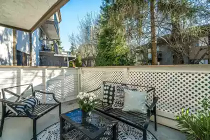 Staircase Photo of 110 15020 North Bluff Road, White Rock, BC