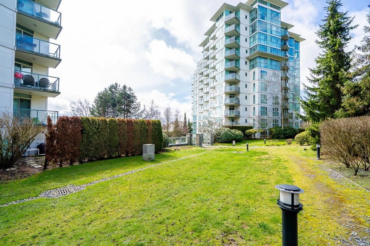 Garden / Landscaping Photo of 709 2763 Chandlery Place, Vancouver, BC