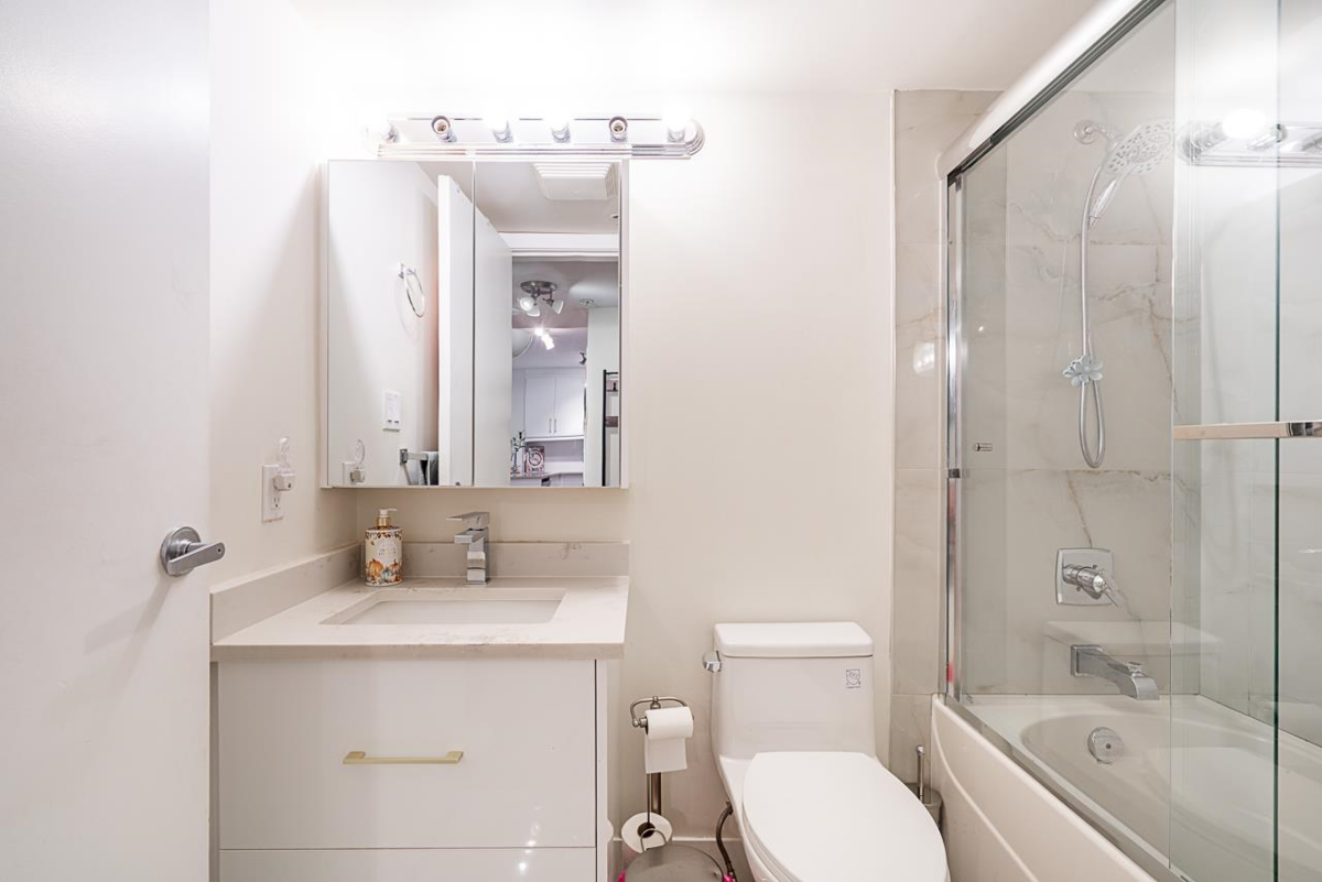 Laundry Room Photo of 709 2763 Chandlery Place, Vancouver, BC