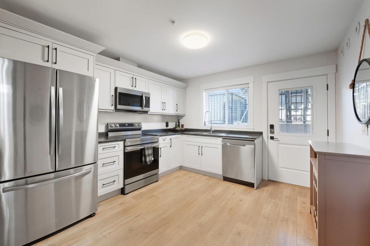 Hallway Photo of 8689 Cedar Street, Mission, BC