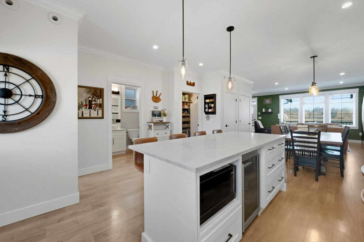 Primary Bathroom Photo of 8689 Cedar Street, Mission, BC