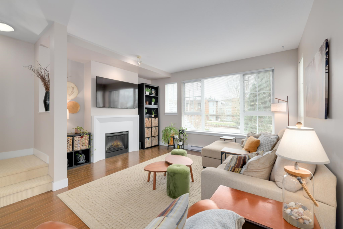 Dining Area Photo of 58 2450 161a Street, Surrey, BC