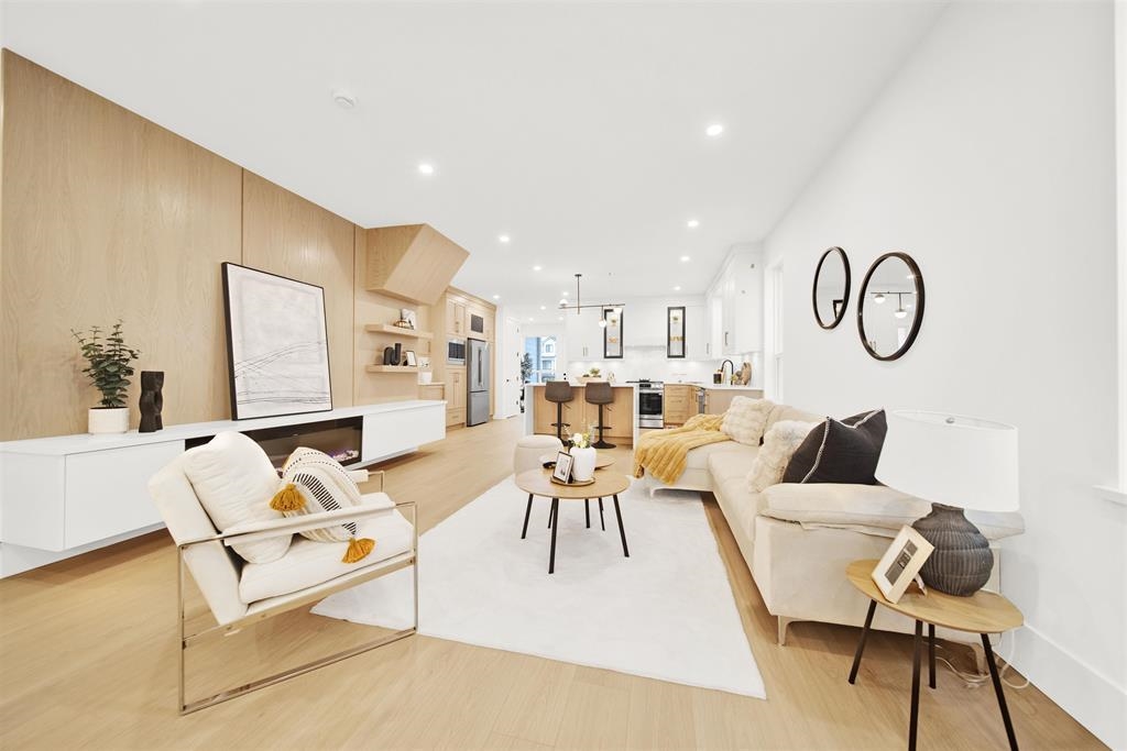 Breakfast Nook Photo of 16477 20 Avenue, Surrey, BC