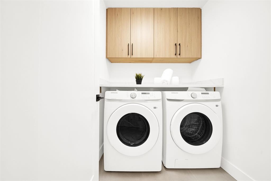 Guest Bathroom Photo of 16477 20 Avenue, Surrey, BC