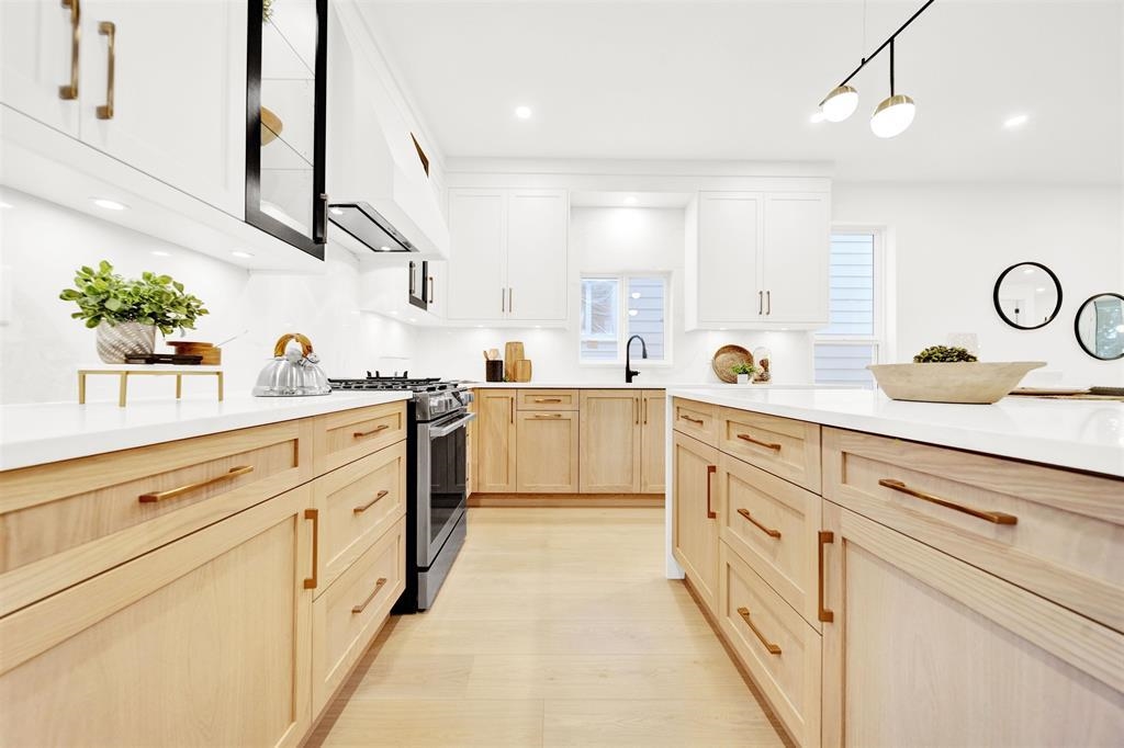 Kitchen Photo of 16477 20 Avenue, Surrey, BC