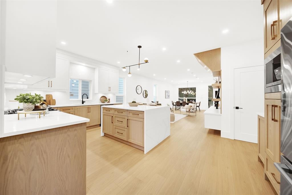Mudroom Photo of 16477 20 Avenue, Surrey, BC