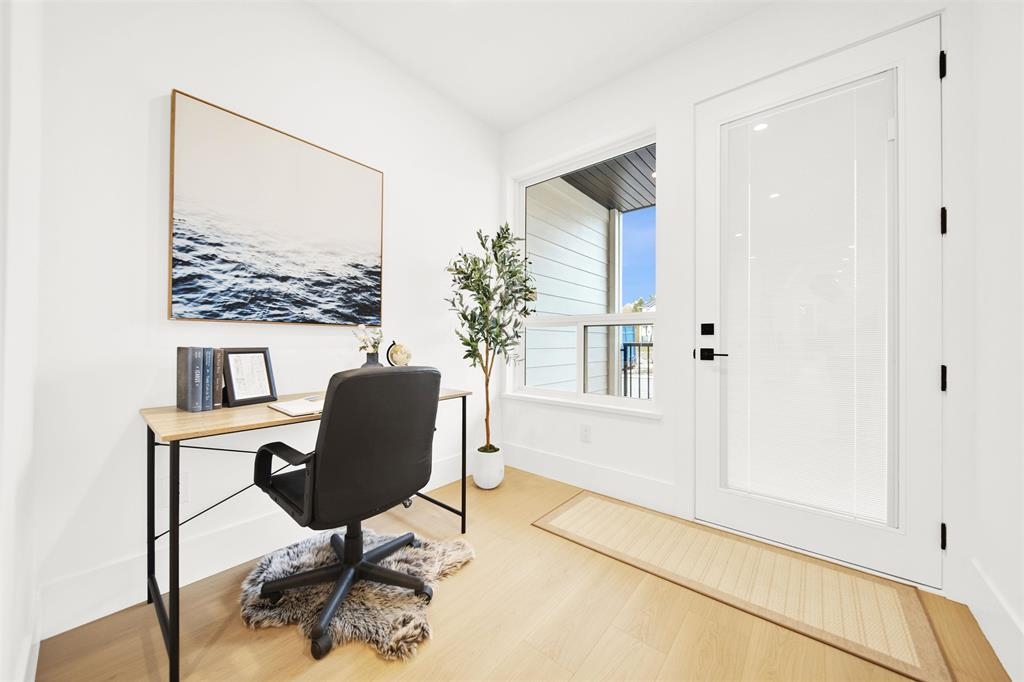 Primary Bathroom Photo of 16477 20 Avenue, Surrey, BC