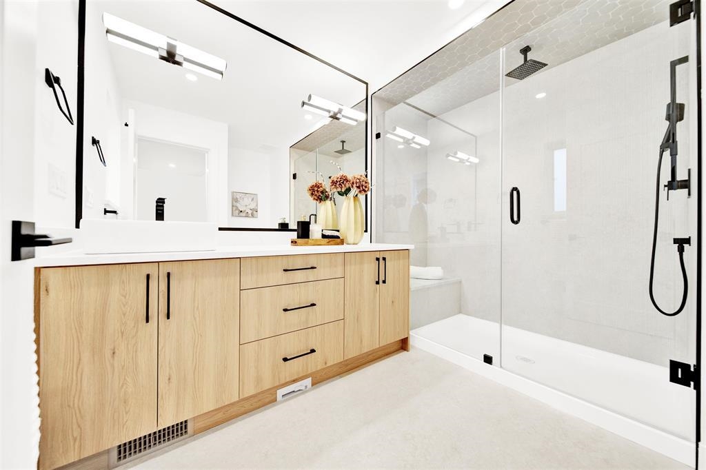 Primary Bedroom Photo of 16477 20 Avenue, Surrey, BC