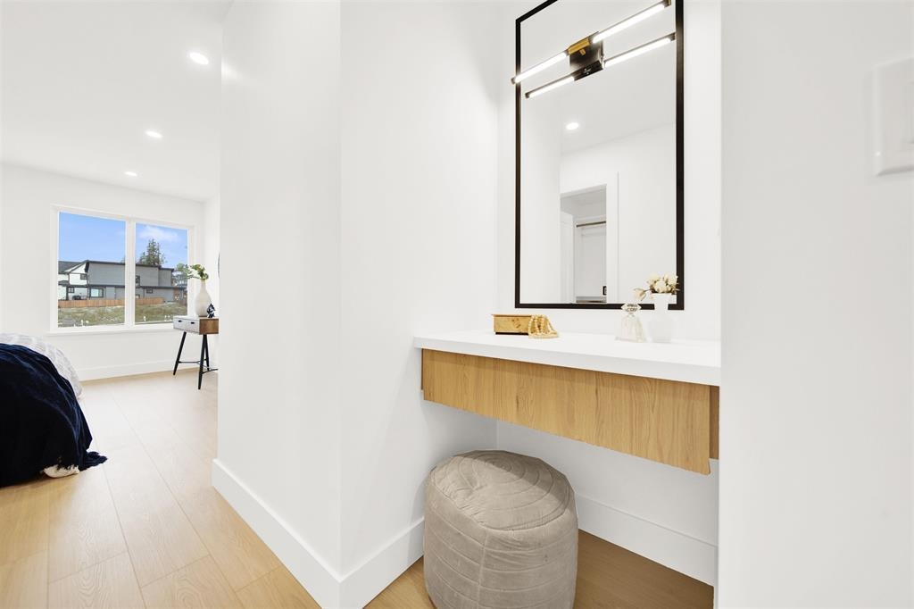 Walk-In Closet Photo of 16477 20 Avenue, Surrey, BC