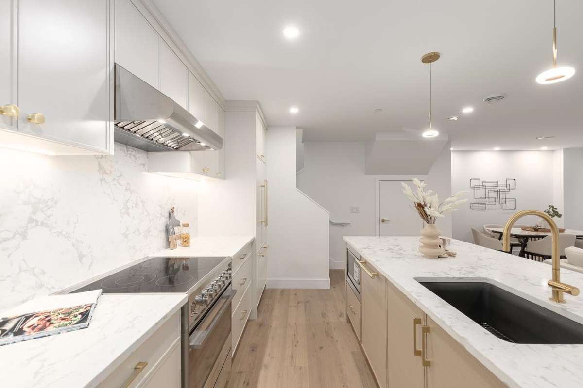 Kitchen Photo of 458 E 17th Avenue, Vancouver, BC