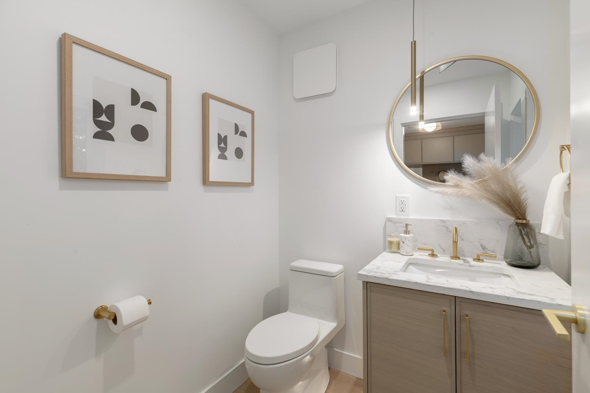 Primary Bedroom Photo of 458 E 17th Avenue, Vancouver, BC